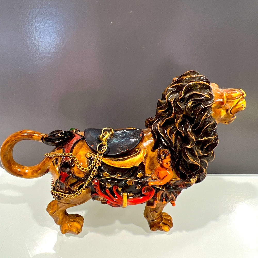 Vintage Nini Ornate Lion Trinket